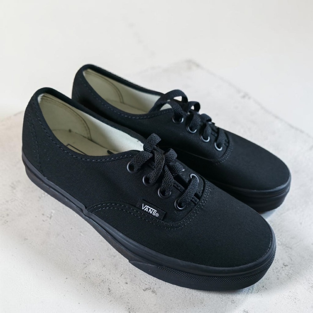 Vans Triple Black Canvas Shoes Womens 5.5 / Mens 4 Skate Sneakers‎ Slip On